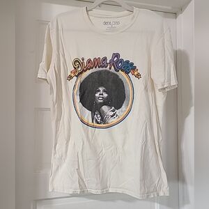 Diana Ross Creme Color T Shirt Size M